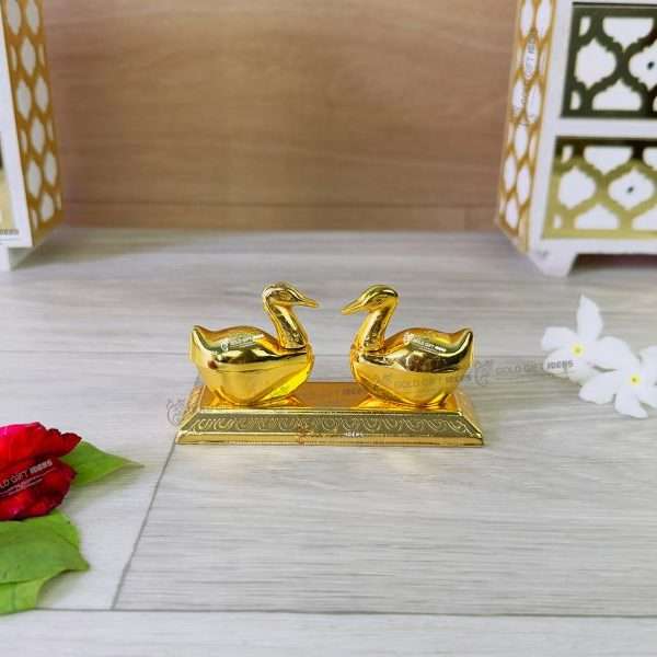 Sindoor dabbi, sindoor box for wedding, sindoor dabbi silver, Pooja items silver, Pooja items for home, kumkum box return gift, pooja items for temple, pooja items for gift, kumkum box silver, sindoor dabbi for women